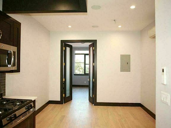 4th image of 148 Meserole St #2CC