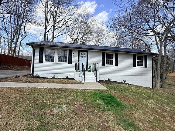 2nd image of 2305 Wilcox Dr