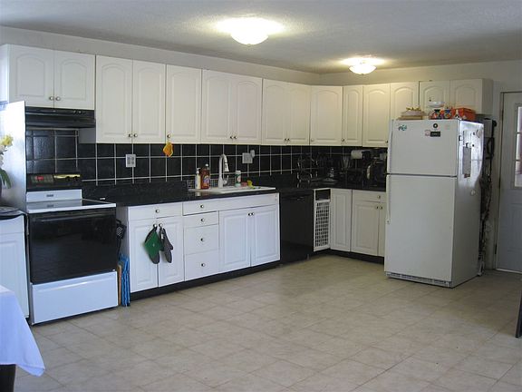 5th image of 1829 E Fox St