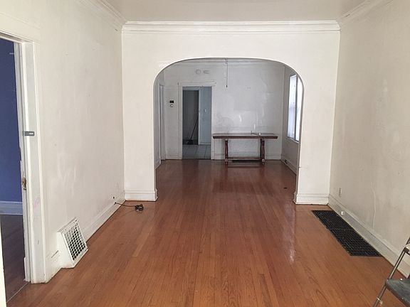 3rd image of 10547 S Avenue H