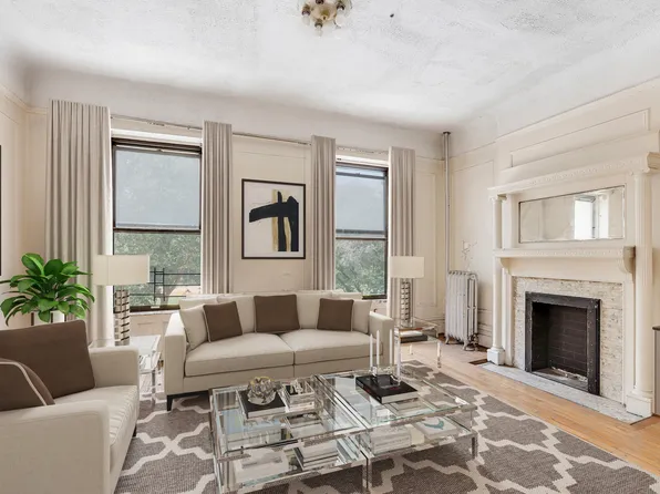 282 Manhattan Avenue image 1 of 15