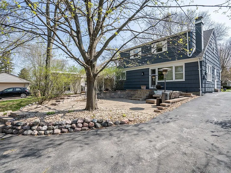 8325 N Whitney Rd — Photo 19