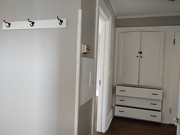 3rd image of 929 Culver Rd #927