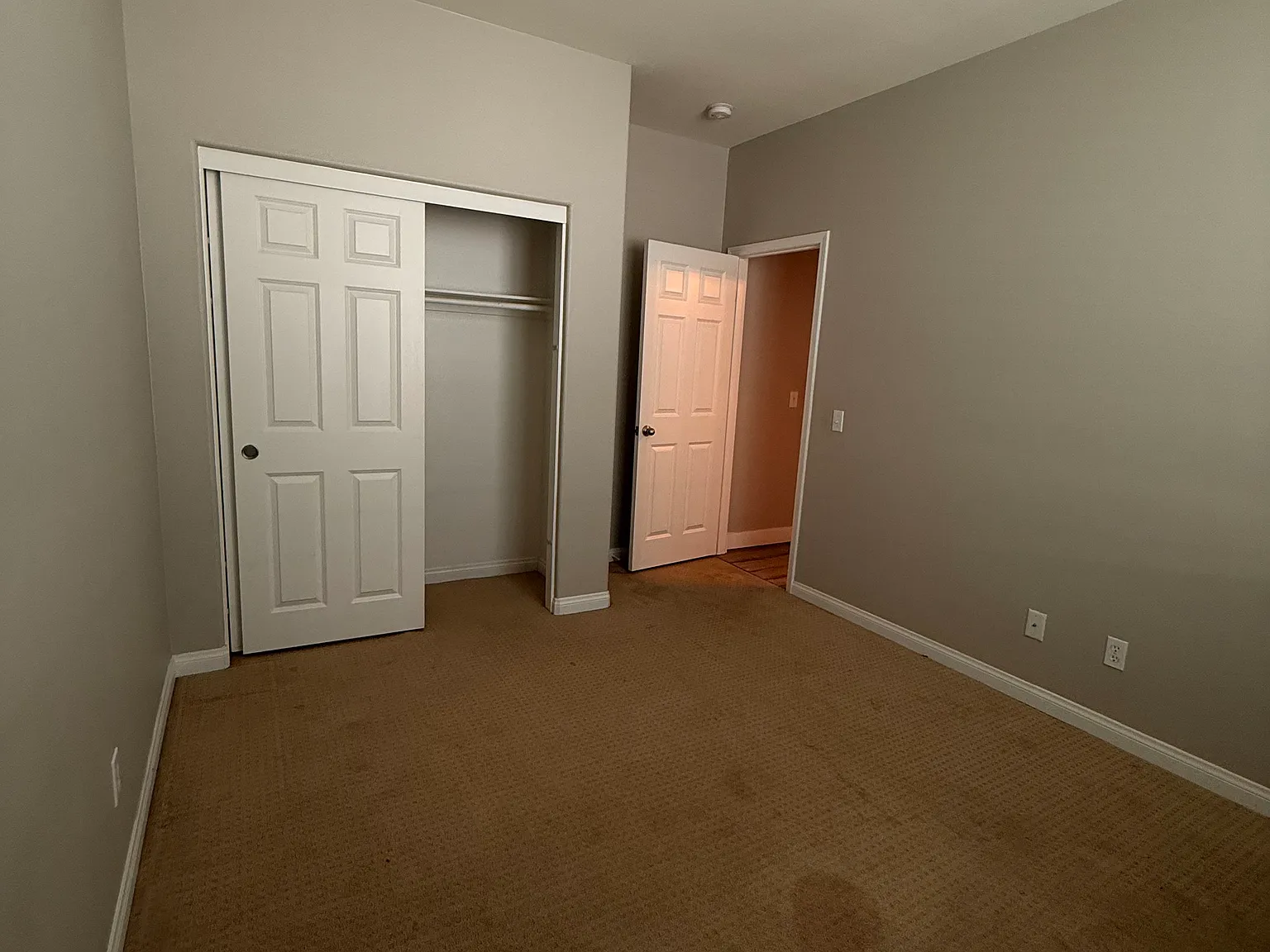 4 bed, 1800 sqft, $3,550 — Photo 3