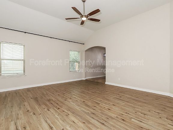 5th image of 1330 Plaza Lake Dr