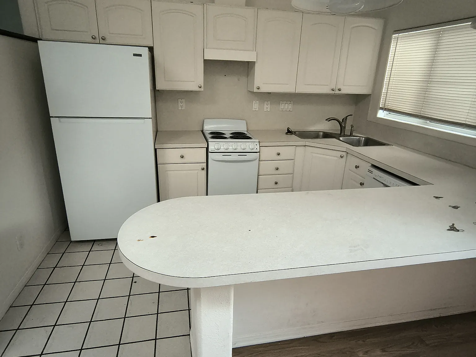 9015-17 Campo Road - 9015 B — Photo 3