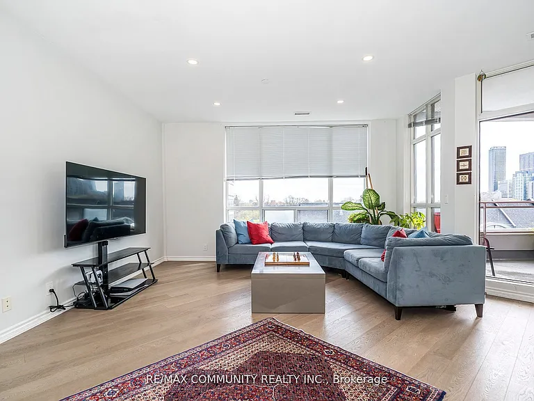 980 Yonge St #513 — Photo 6