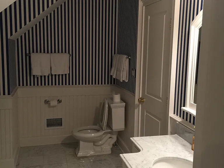 10 Georgica Woods Ln — Photo 26