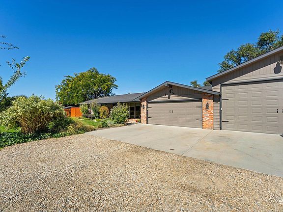 3rd image of 11832 Jerry Lee Ln