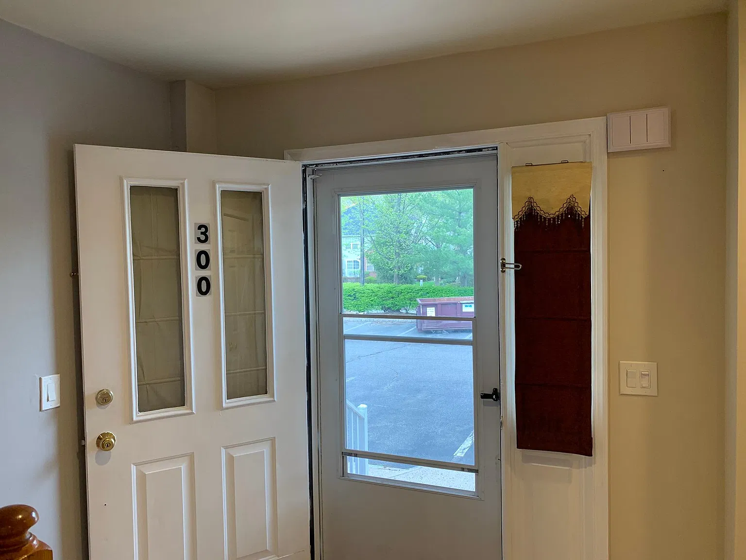 3 bed, 2.5 bath, 1616 sqft, $3,250 — Photo 2