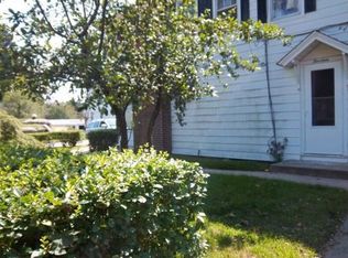 14 Elizabeth St, Branford, CT 06405