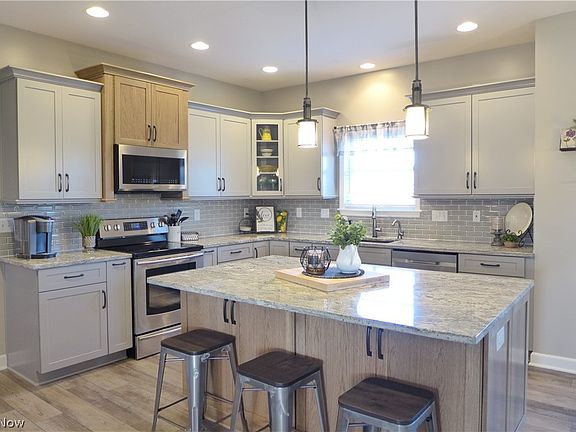 4th image of 4405 Seymour Dr