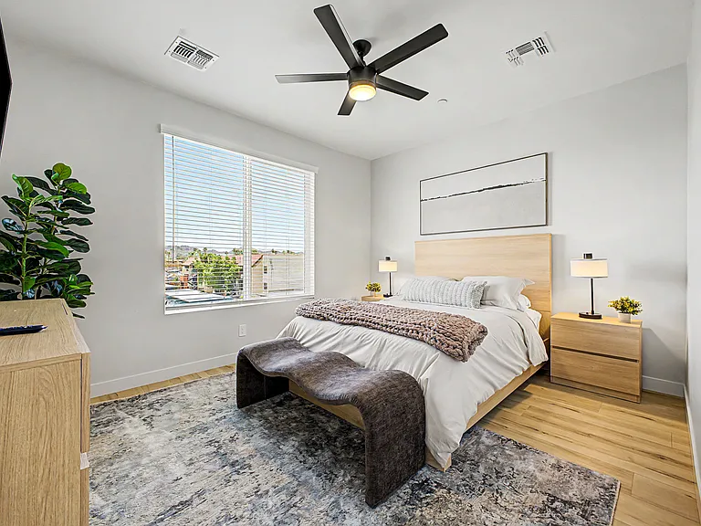 2601 E Clarendon Ave #9 — Photo 17