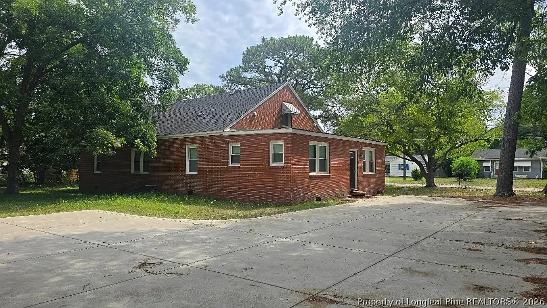 4 bed, 3.0 bath, 2432 sqft, $3,000 — Photo 3