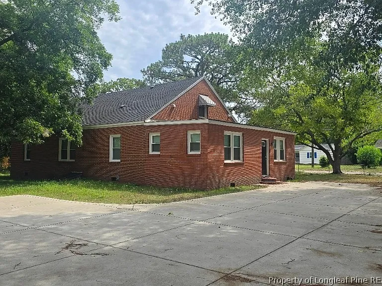 506 Roxie Ave — Photo 3