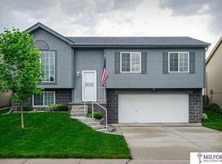 5423 S 190th Ter, Omaha, NE 68135