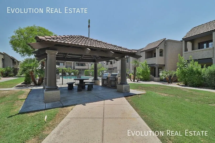 Free Rent! 2 Bedroom / 2 Bathroom Condo - Deposit Free Move In! — Photo 4