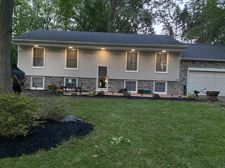 35 Bright Oaks Dr — Photo 1