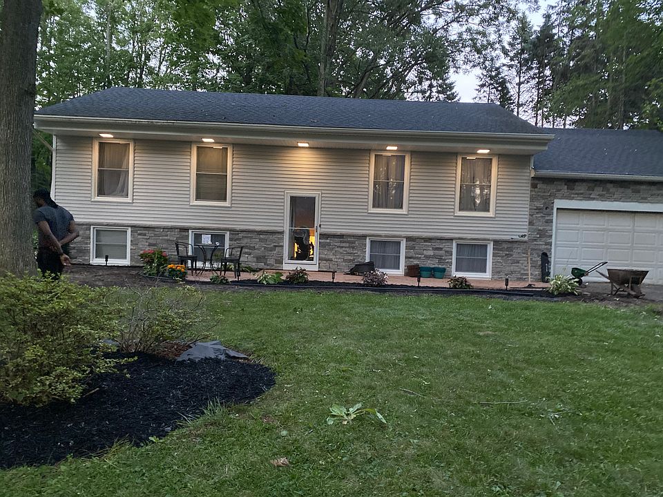 1st image of 35 Bright Oaks Dr