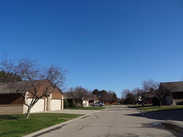 2nd image of 41225 Donna Dr