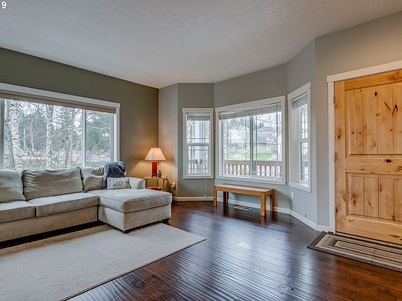 4th image of 5215 NE 68th St