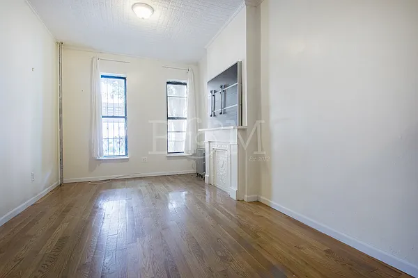 Rented by Brick&Mortar | media 64