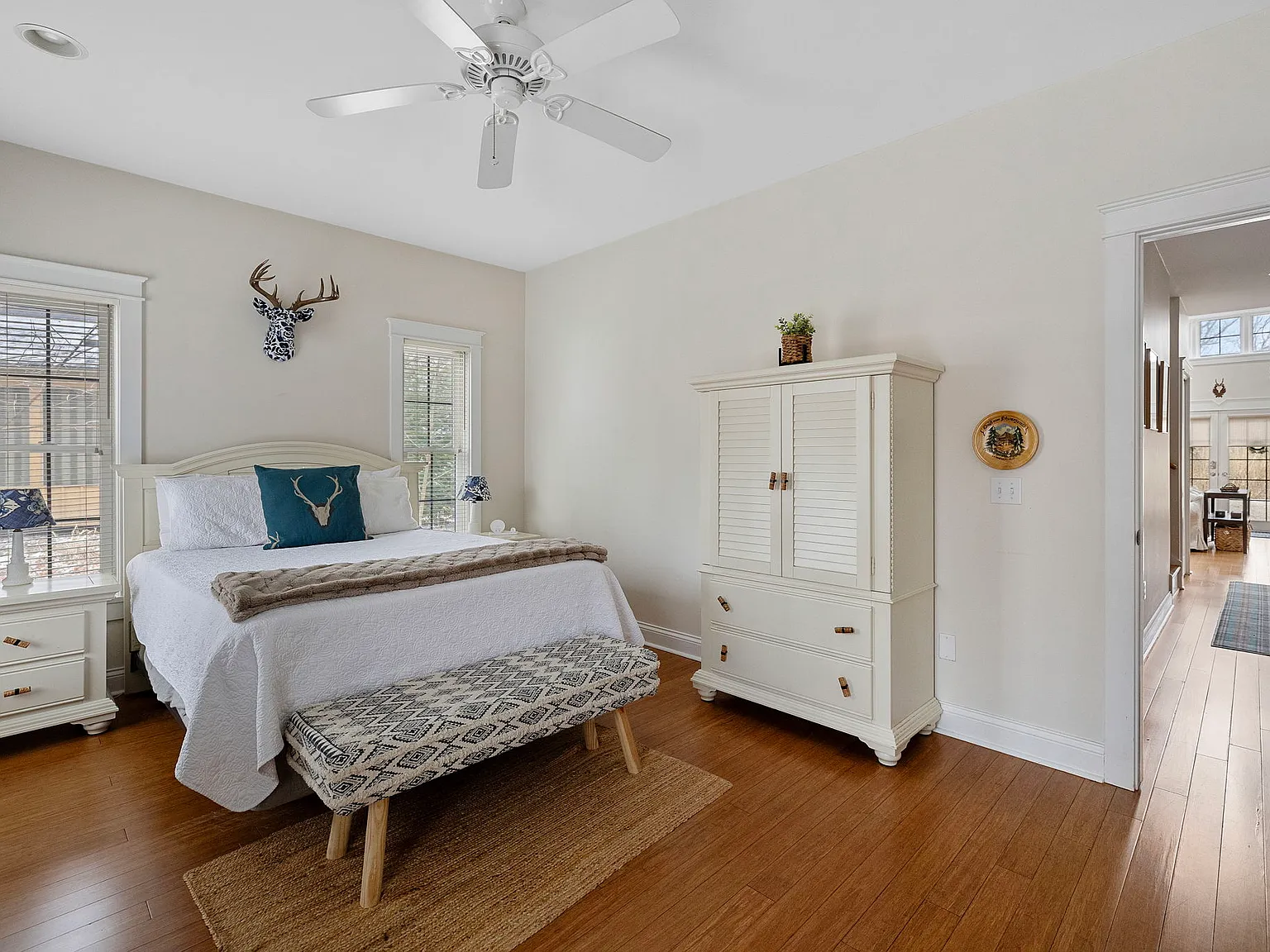 3 bed, 2.5 bath, 2000 sqft, $5,500 — Photo 4