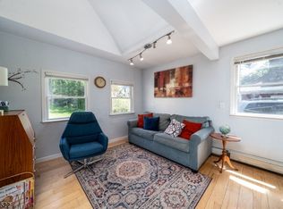 5 Cayuga Trl, Wayne, NJ 07470