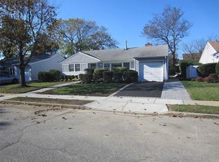 1732 Adelphi Rd, Wantagh, NY 11793
