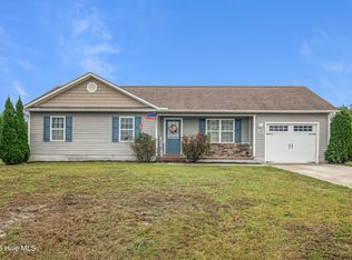 610 Parsley Dr, Hubert, NC 28539
