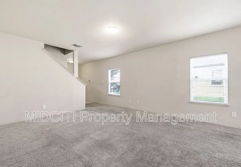 205 Tallow Trl — Photo 5