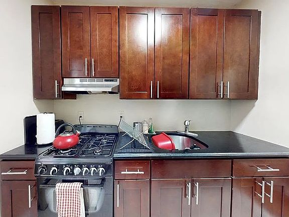 4th image of 19 E 108th St APT 3RW