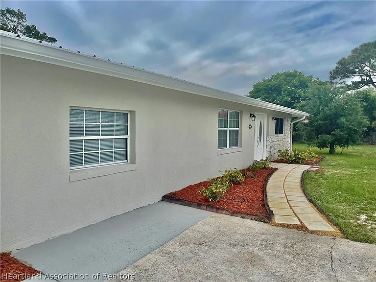 1409 Palm Way — Photo 5