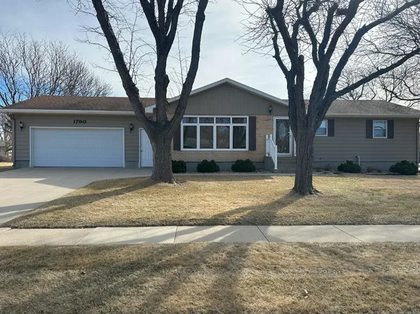 1790 Lawnridge Ave SE, Huron, SD 57350