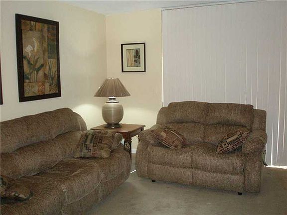3rd image of 8255 Lake Dr APT 108