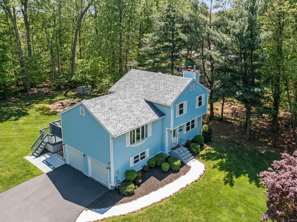 6 Collin Court, Wallingford, CT 06492