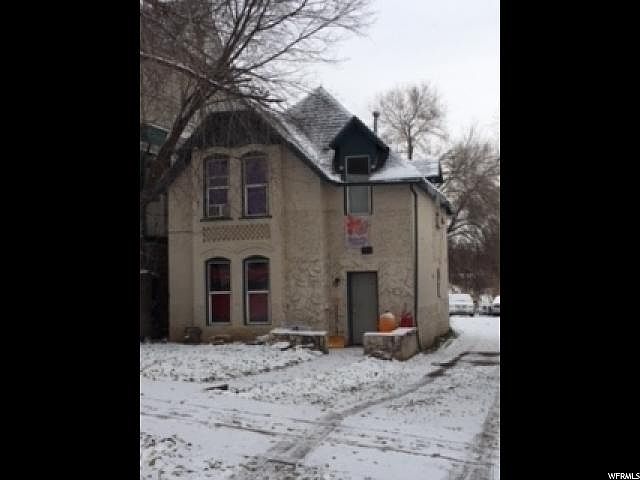 2nd image of 555 27th St