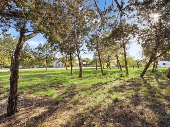 274 Waters Edge Cv, Dripping Springs, TX 78620