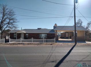 2701 Mountain View Dr, Carlsbad, NM 88220