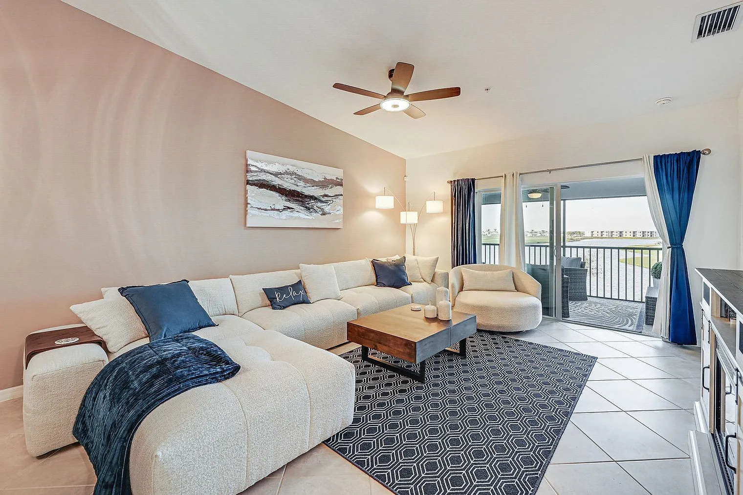 2 bed, 2.0 bath, 1657 sqft, $3,424 — Photo 2