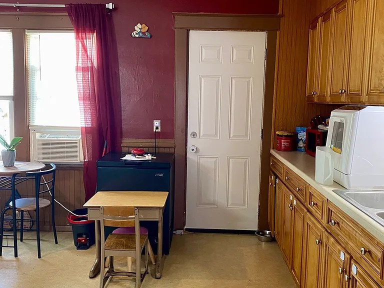 119 Crown St — Photo 3