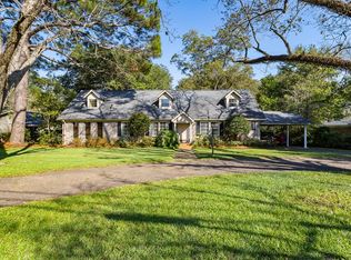 1633 Old Bay Springs Rd, Laurel, MS 39440