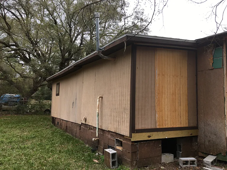 Bishop Phillips Ave — Photo 30