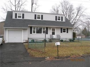 59 Poplar St, Bridgewater, NJ 08807