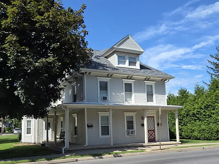 214 E Pine St #214 — Photo 1