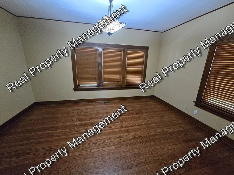 822 Jefferson St — Photo 7
