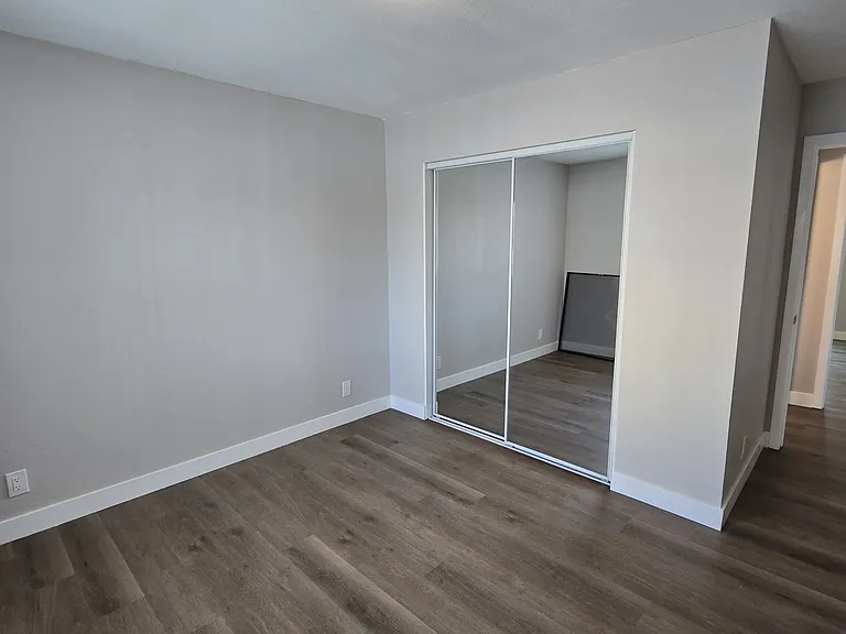 1040 S Lake St #6 — Photo 3