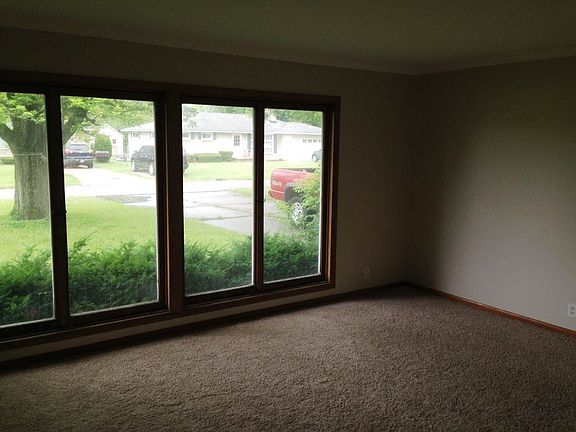 2nd image of 3400 N Lanewood Dr
