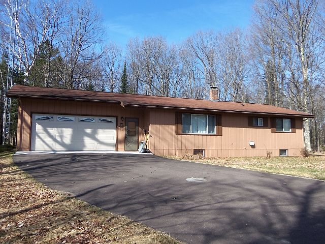 Front of Home and Garage