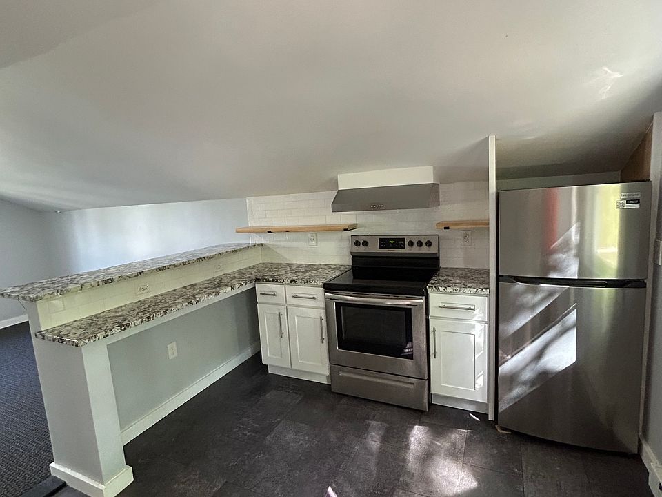 1st image of 206 Hillcrest Ave